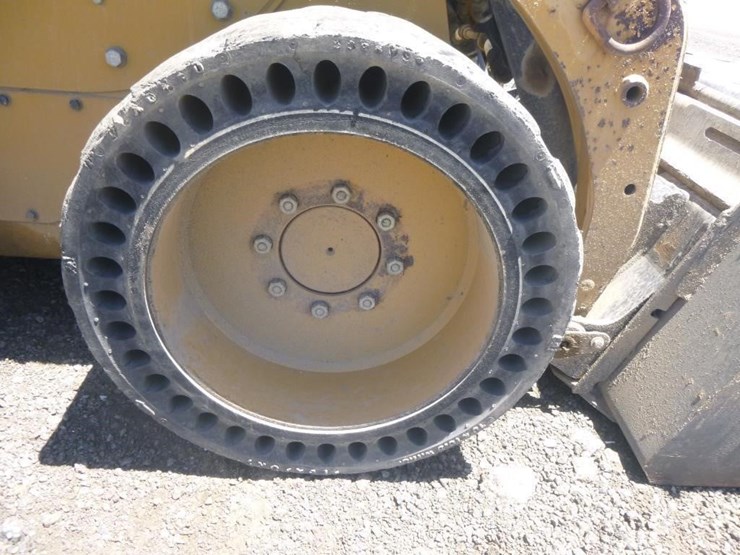 2012-caterpillar-226b3-image-23