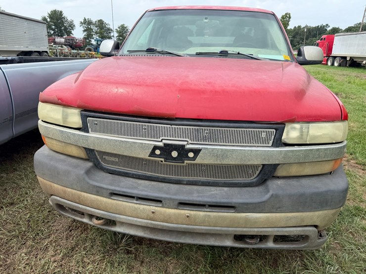 2002-chevrolet-silverado-2500hd-image-26