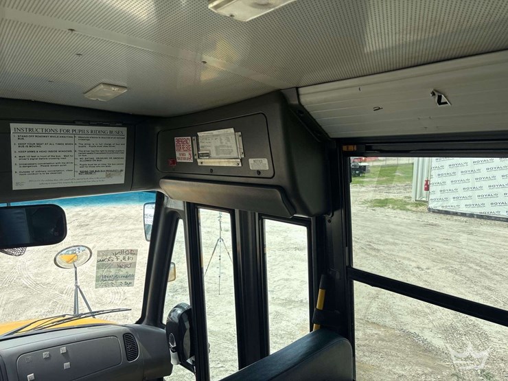 2016-freightliner-b2-image-15