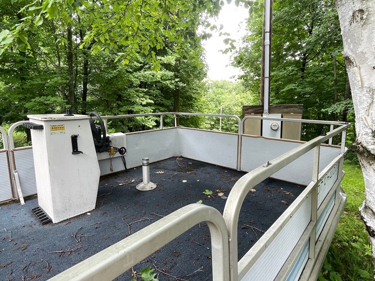 #6100-•-northwoods-pontoon-with-north-country-pontoon-scissor-trailer-(sells-bill-of-sale)-image-7
