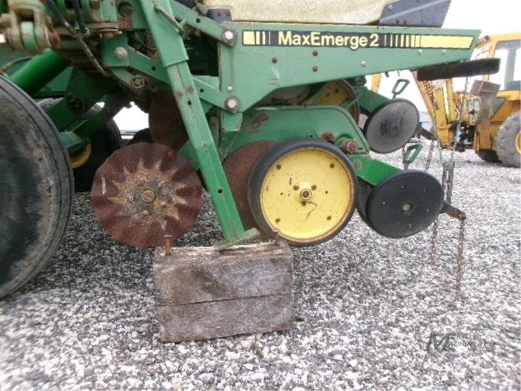 1989-john-deere-7240-image-13