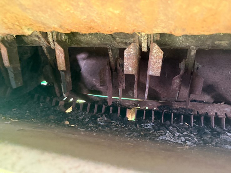 2011-john-deere-9770-sts-image-37
