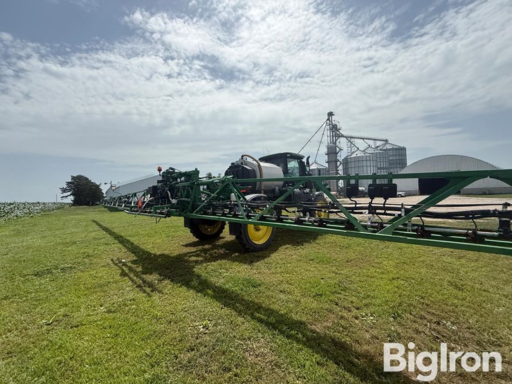 2020-john-deere-r4038-image-14