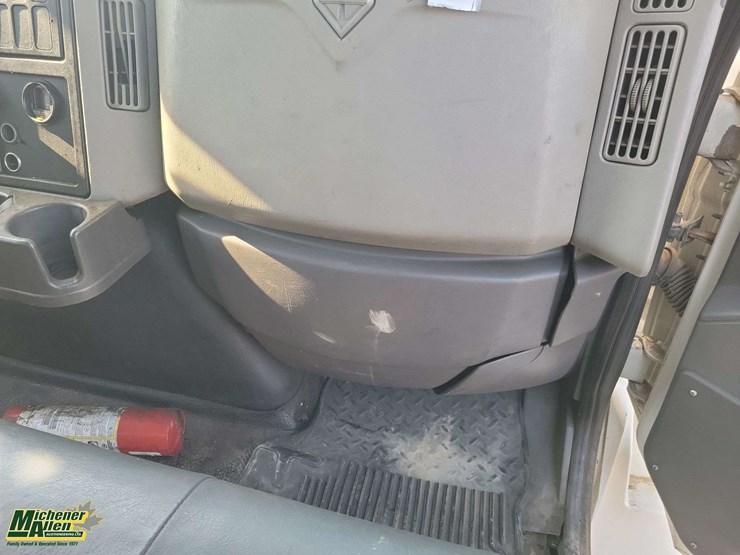 international-durastar-4400-image-33