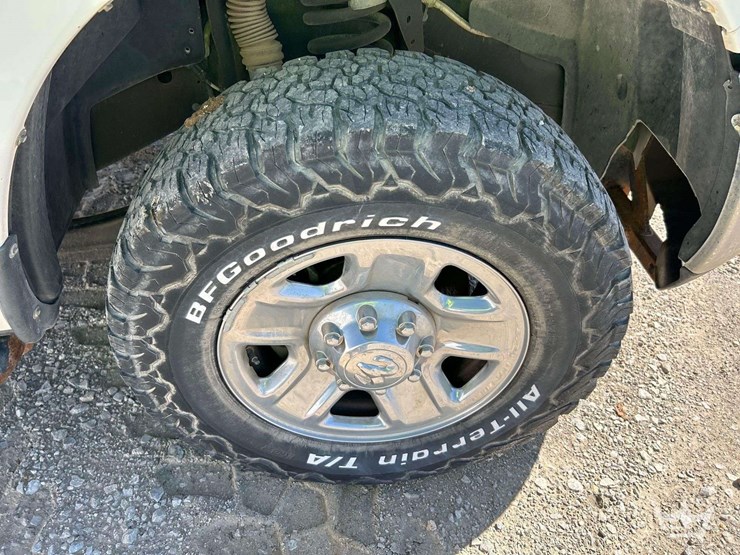2014-dodge-2500-image-28