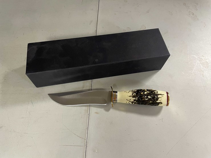 #10808-•-stag-handle-5.5"-polished-drop-pin-knife-image-1