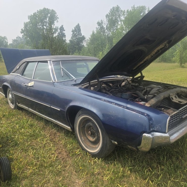 #10 • 1967 Thunderbird