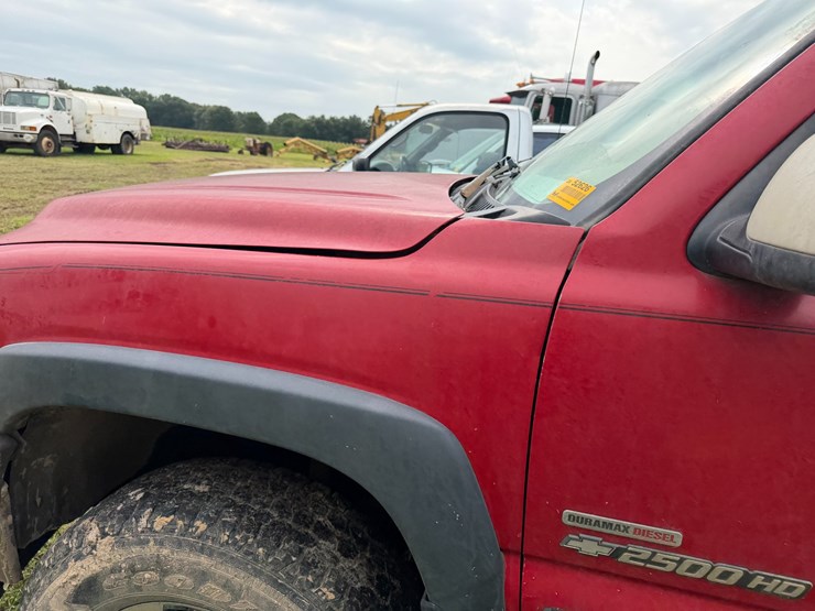 2002-chevrolet-silverado-2500hd-image-24