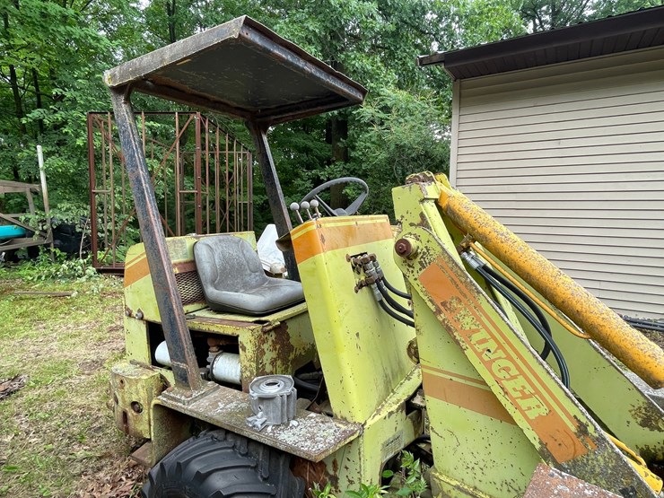 #6139-•-vintage-swinger-wheel-loader-image-5