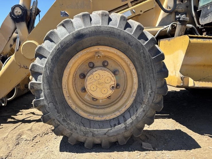 caterpillar-420d-image-27