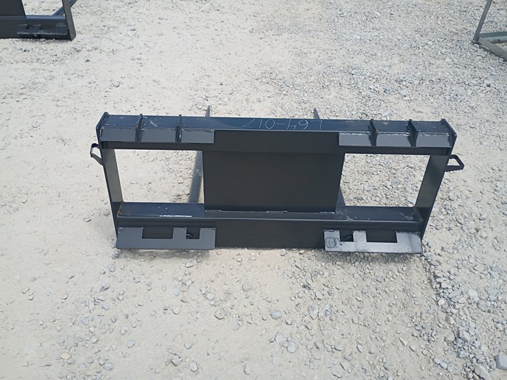 #l64-017-•-jct-bale-spear-skid-steer-attachment-image-3