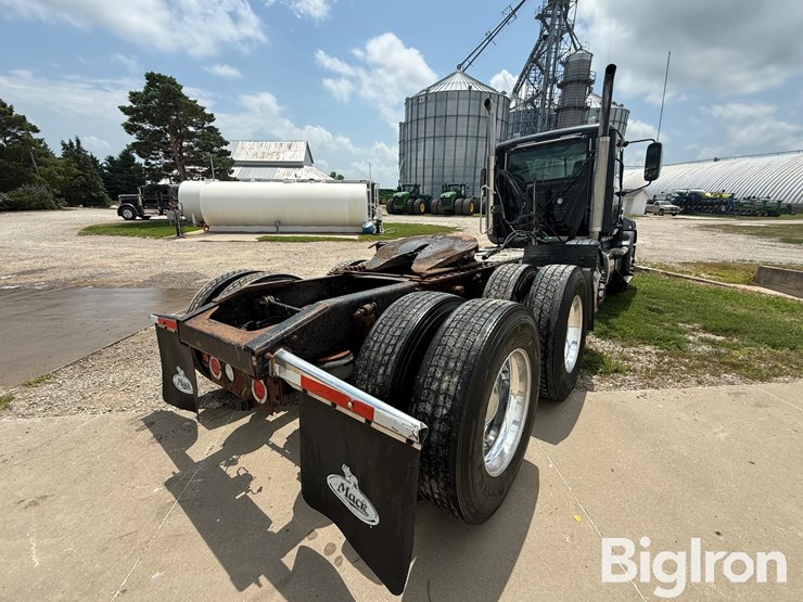2015-mack-cxu613-t/a-truck-tractor-image-5