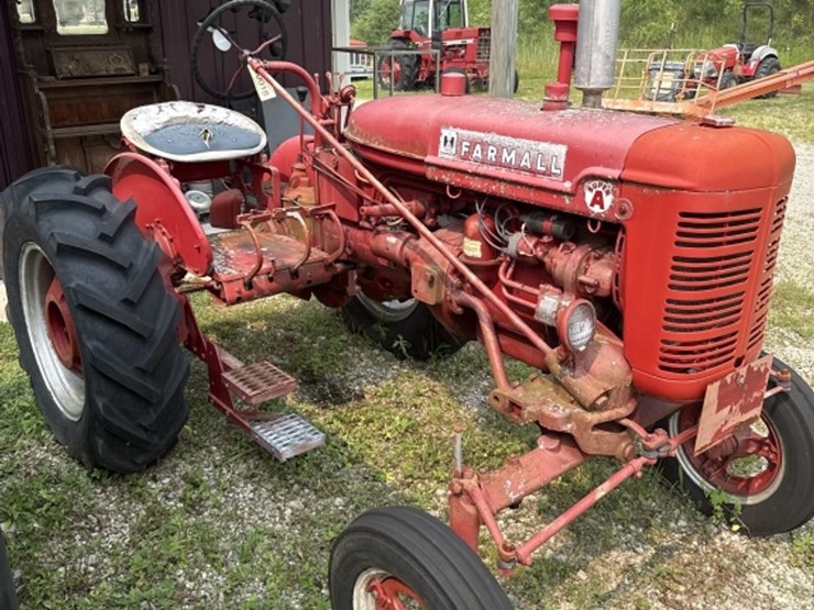#18-•-farmall-super-a-vintage-tractor-image-3
