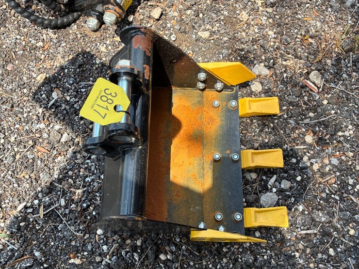 #3817-•-mini-excavator-bucket-image-2