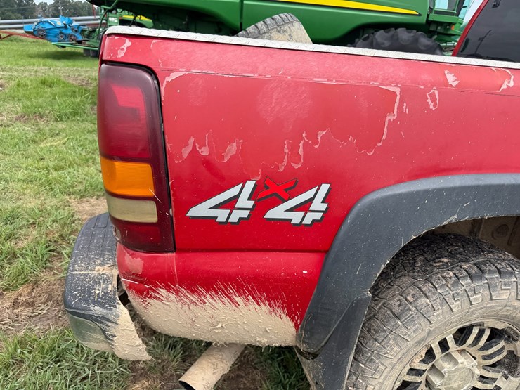 2002-chevrolet-silverado-2500hd-image-35