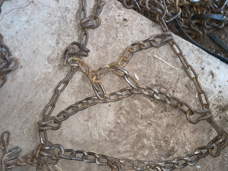 #1241-•-(2)-sets-of-tire-chains-image-10