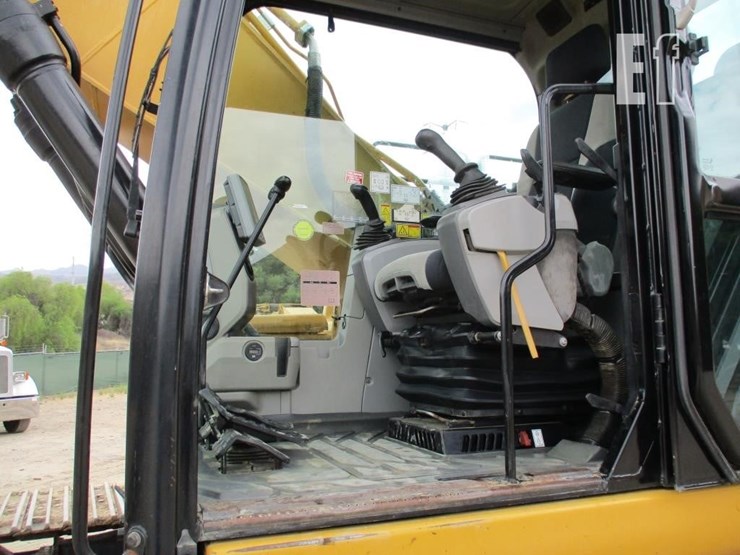 2015-caterpillar-336fl-image-8