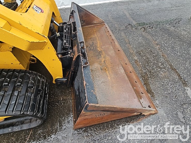 2023-caterpillar-279d3-image-11