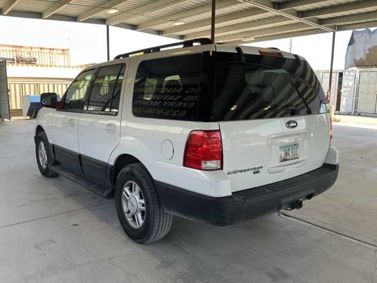 2005-ford-expedition-image-5