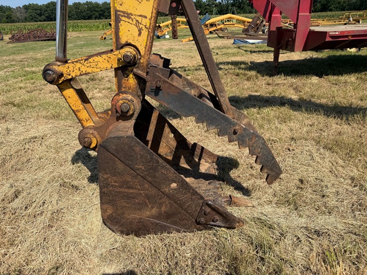 caterpillar-307-image-40