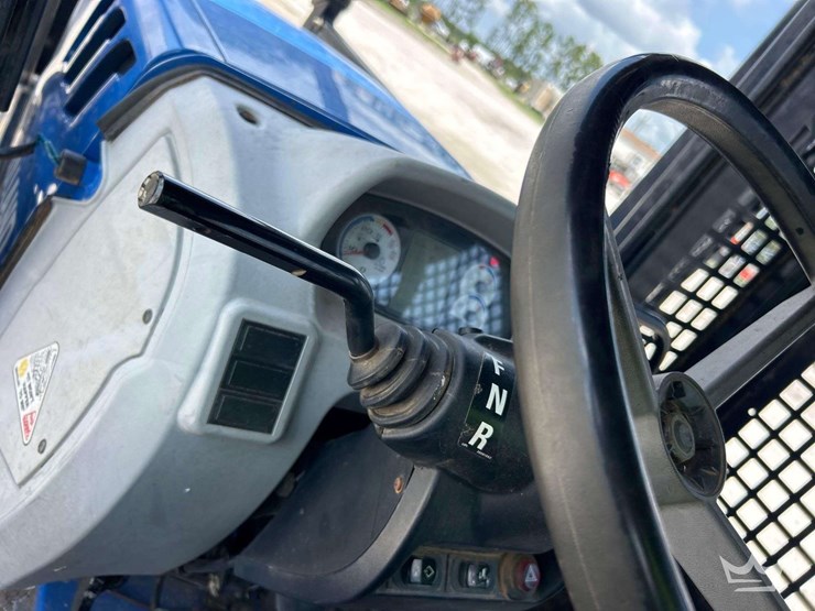 2018-new-holland-4wd-agricultural-tractor-w/-brush-cutter-image-30