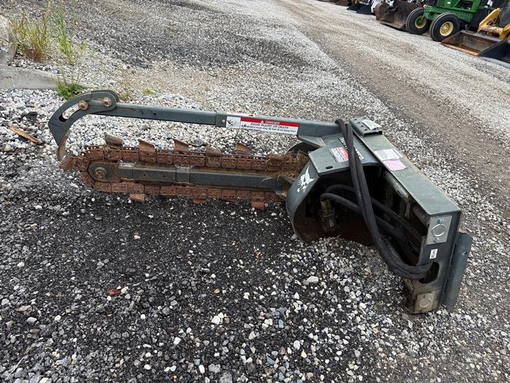 bobcat-lt113-56”-mini-skid-steer-trencher-image-4