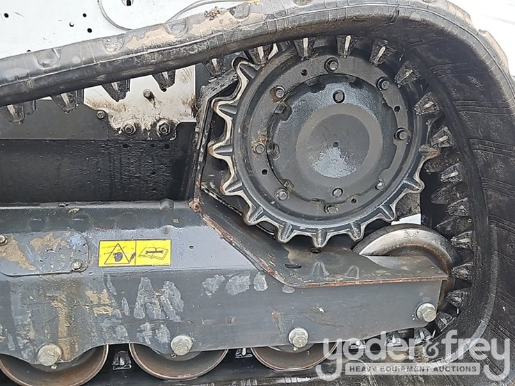 2023-bobcat-t740-image-20
