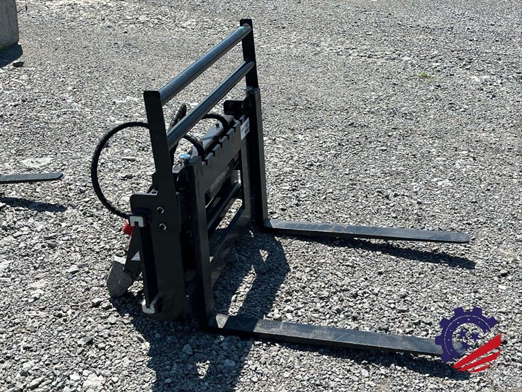 unused-2026-future-ft-cyhc-mini-skid-steer-side-shift-fork-attachment-image-5