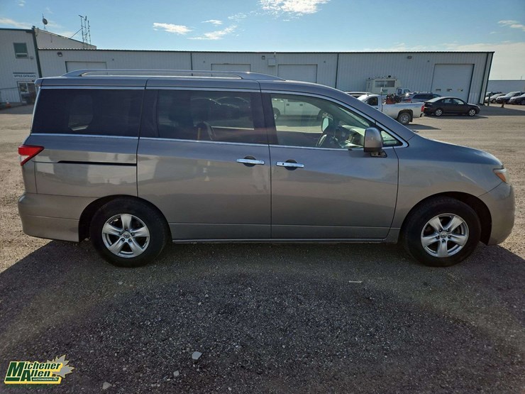 2013-nissan-quest-image-8
