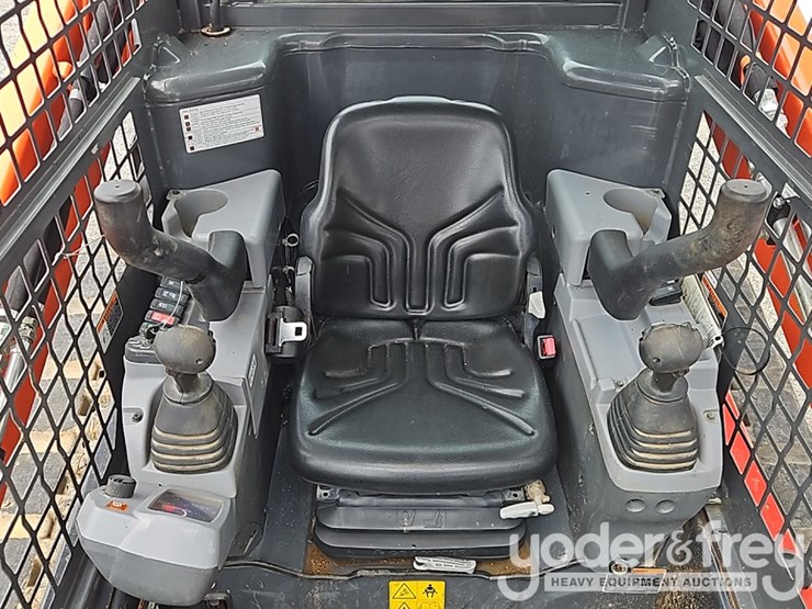 2024-kubota-svl65-2-image-28