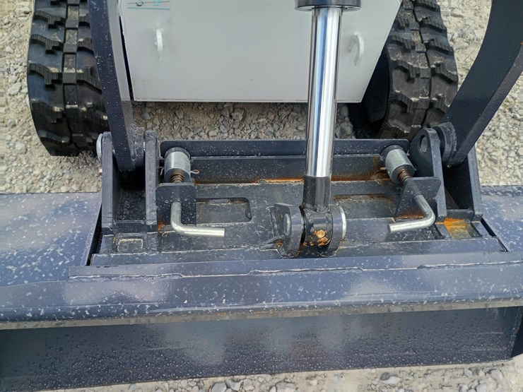#l63-020-•-2026-zjg-380-mini-skid-steer-image-17