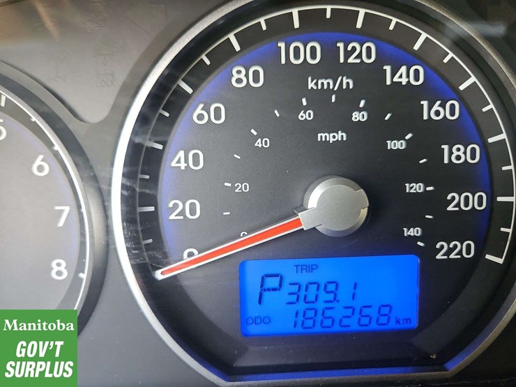 2011-hyundai-santa-fe-image-33