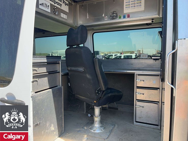 2016-mercedes-benz-sprinter-2500-image-19