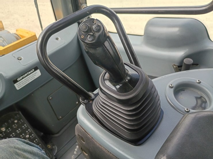 #24824-•-2008-john-deere-755d-crawler-loader-image-63