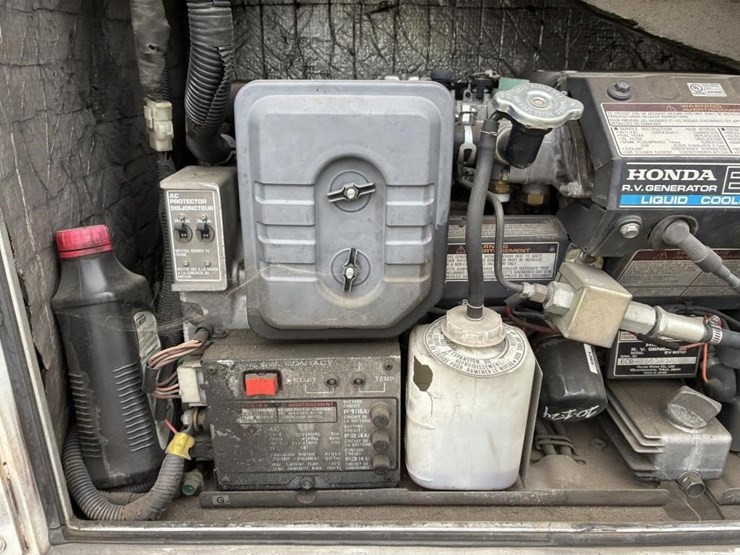 2008-workhorse-w62-image-12