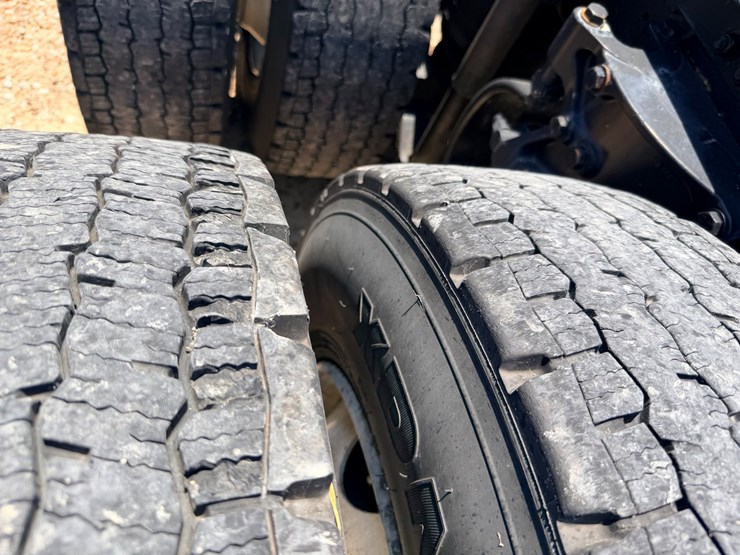 2010-kenworth-t800-image-79