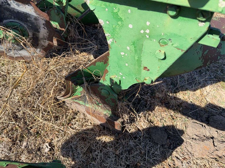 john-deere-three-point-four-bottom-plow-image-25