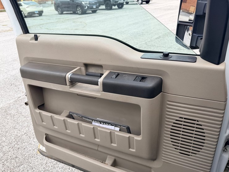 2010-ford-f550-image-63