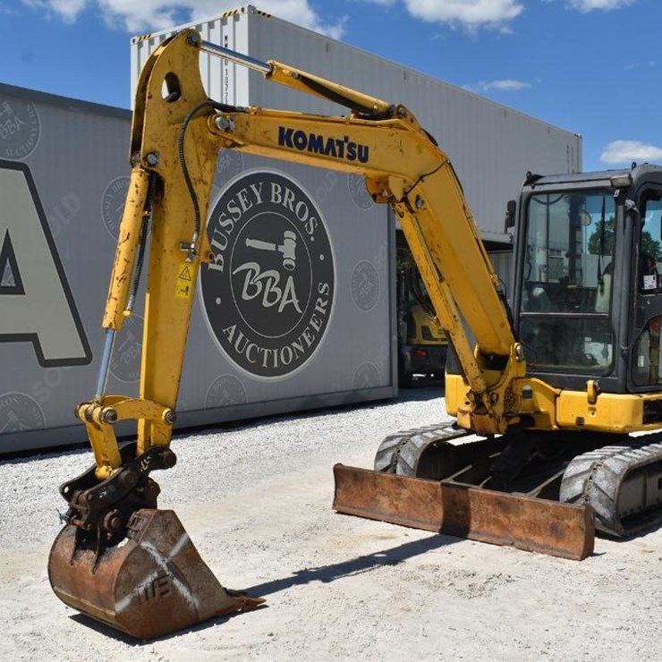 2016 KOMATSU PC55MR-5