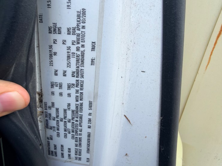 2010-ford-f550-image-50