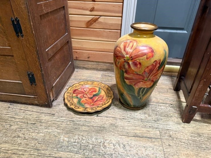 hand-painted-vase-&-plate-image-2