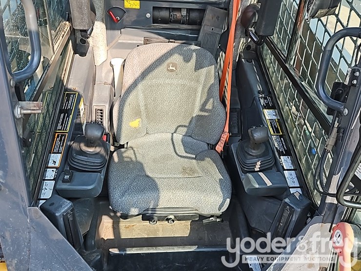2021-deere-331g-image-24
