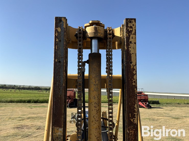 caterpillar-422s-image-15