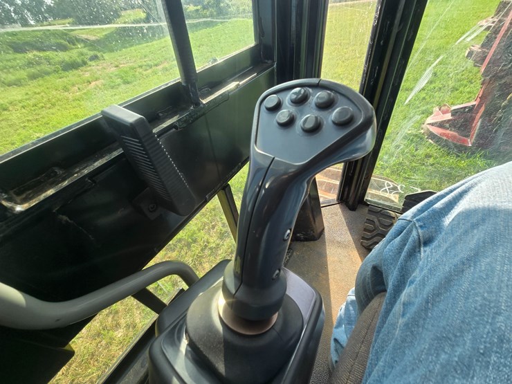 2015-caterpillar-521b-image-47