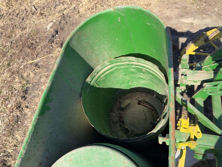 john-deere-pull-type-two-bottom-plow-image-30