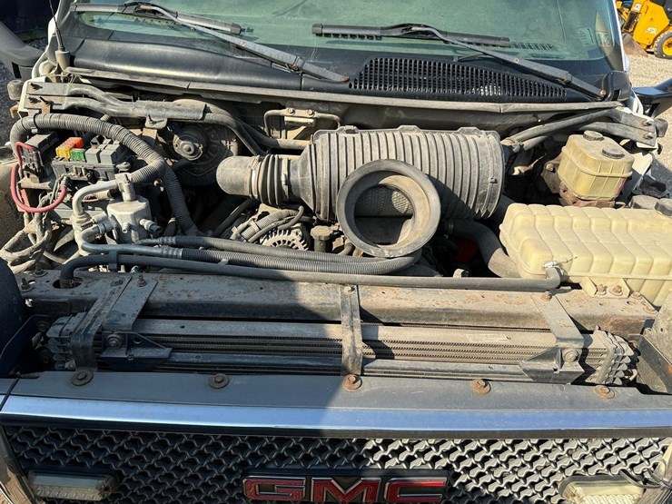 2003-gmc-topkick-image-9