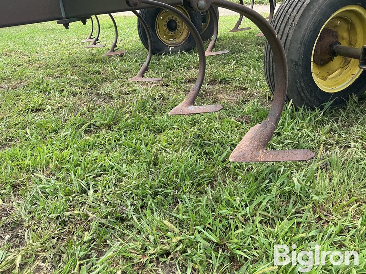 john-deere-field-cultivator-image-18