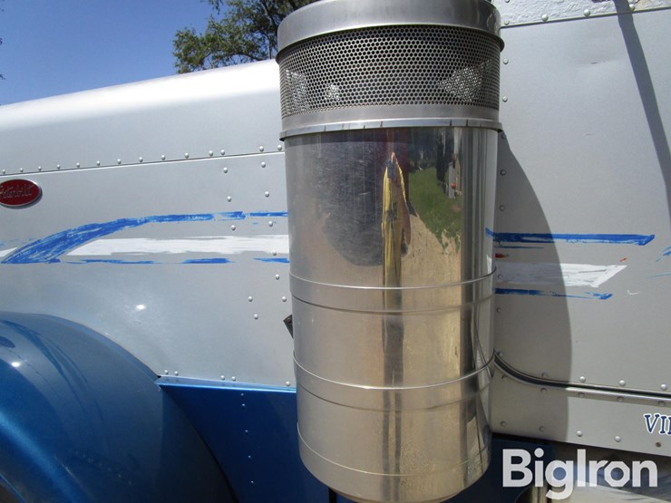 2001-peterbilt-379-image-11