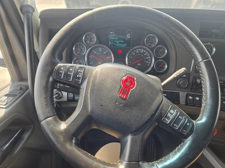 2018-kenworth-t680-image-60