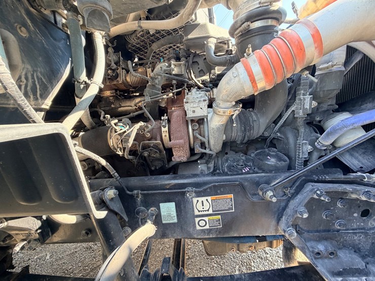2021-peterbilt-579-image-106